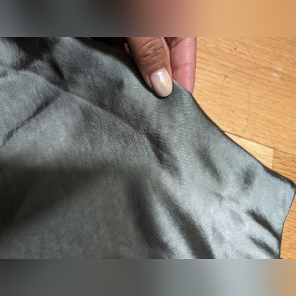 12. NWT L'ACADEMIE TABITHA SKIRT IN SLATE GRAY - Picture 9 of 10